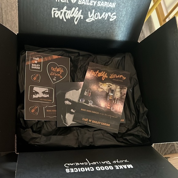 Melt Cosmetics Bailey Sarian Set - Picture 4 of 4